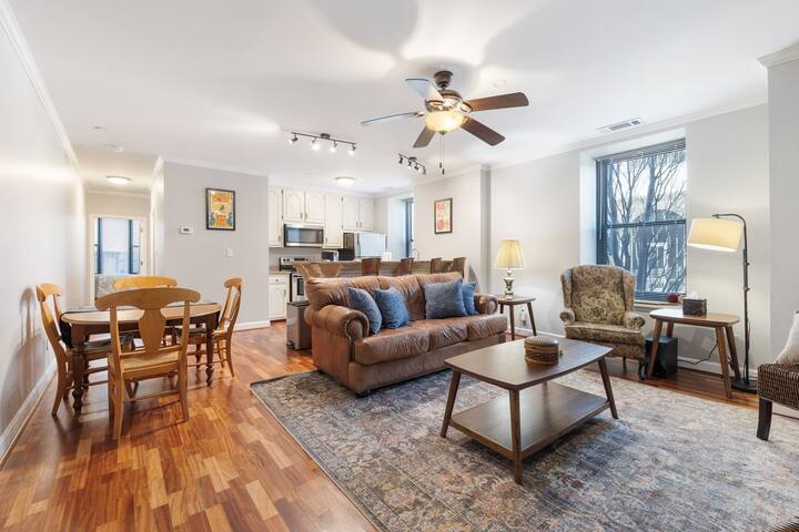 Renovated Jan ’25, Heart of Downtown! Spacious 2/2