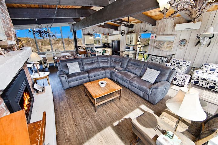 Blue Mountain Chalet | Sauna & Hot Tub W Mnt Views - Collingwood