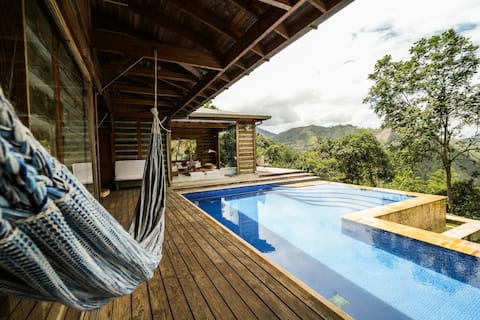 Casa Buenos Aires: Tropical Chalet in the Andes