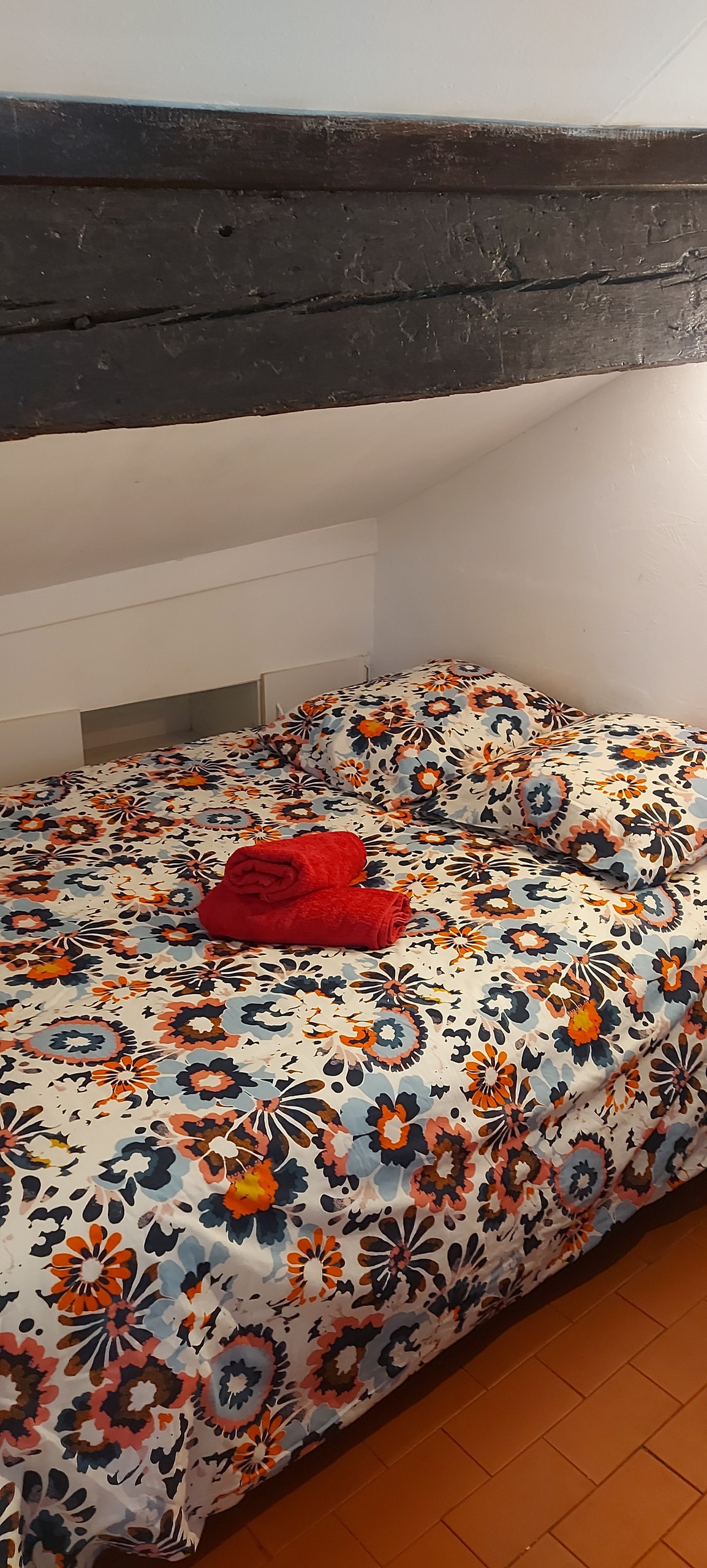 Ambienti i dhomës së gjumit