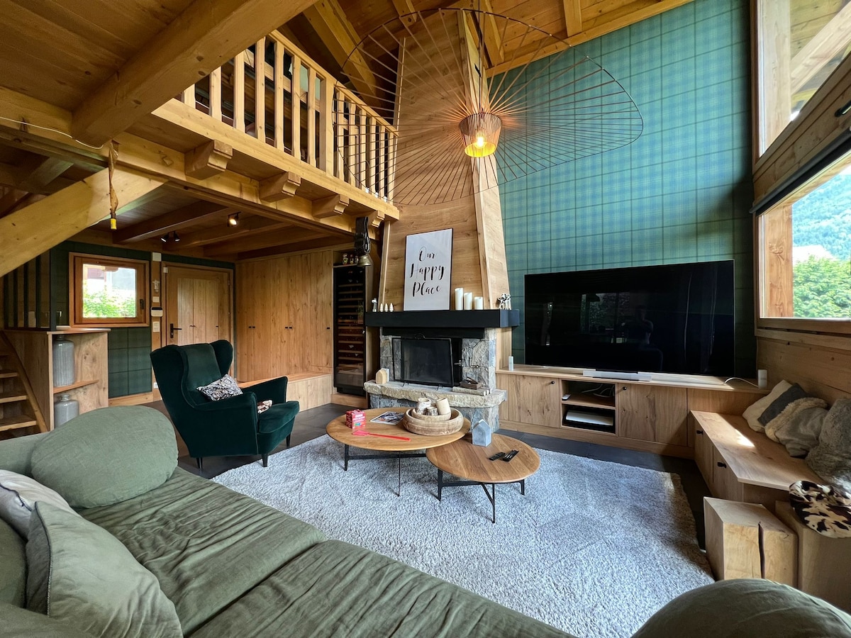 Top Airbnb: Large chalet in the heart of Bourg-St-Maurice in Bourg Saint Maurice