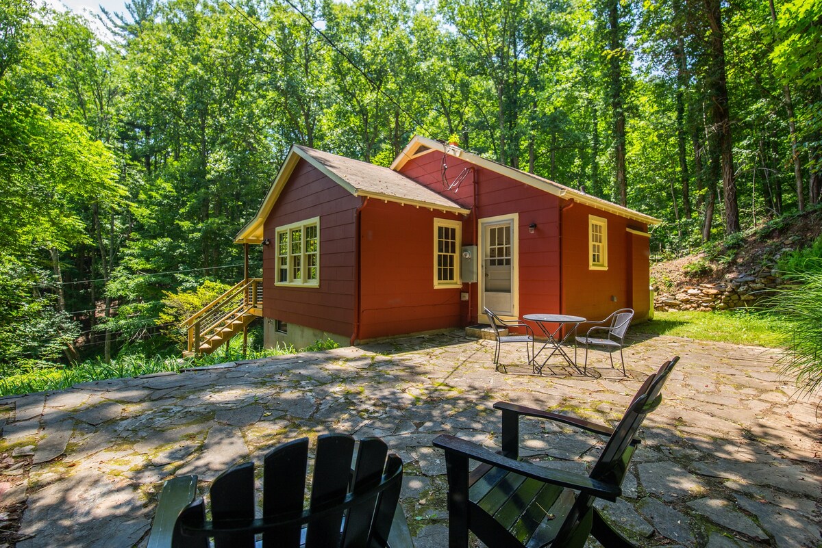 The Red House at Penland - Cottages for Rent in Bakersville, North
