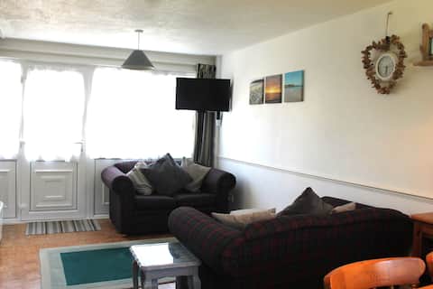 Top Airbnb: Holiday/beach home, Trewent Park, Freshwater East. in Lamphey