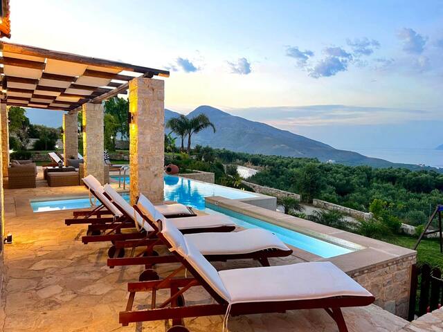 Near to Beach / Private Heated Pool / Playground gallery image 3