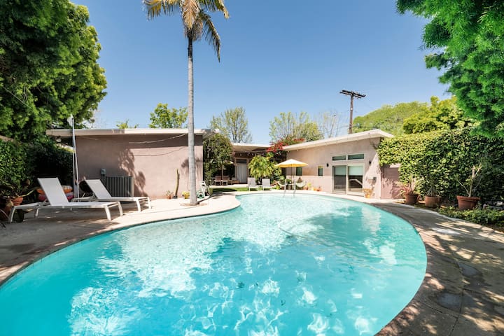 Bixby Beauty 50s Mod – Pool & Parking