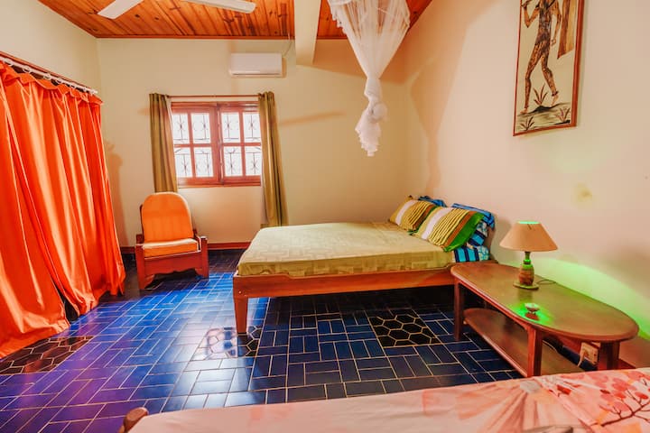 საძინებელი 4