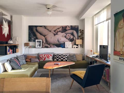 Successful Airbnb property: Beautiful spacious loft on the banks of the Garonne in Croix De Pierre / Route D'espagne
