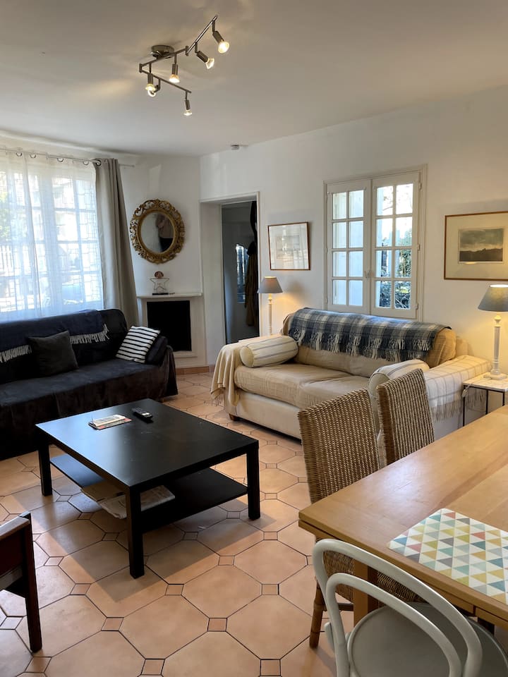 Villa 4ch, 2 Sdd, Patio, Au Centre De Deauville - Deauville