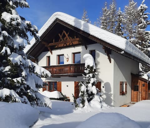 Schneehaus Lodge, designer ski chalet in Ehrwald.