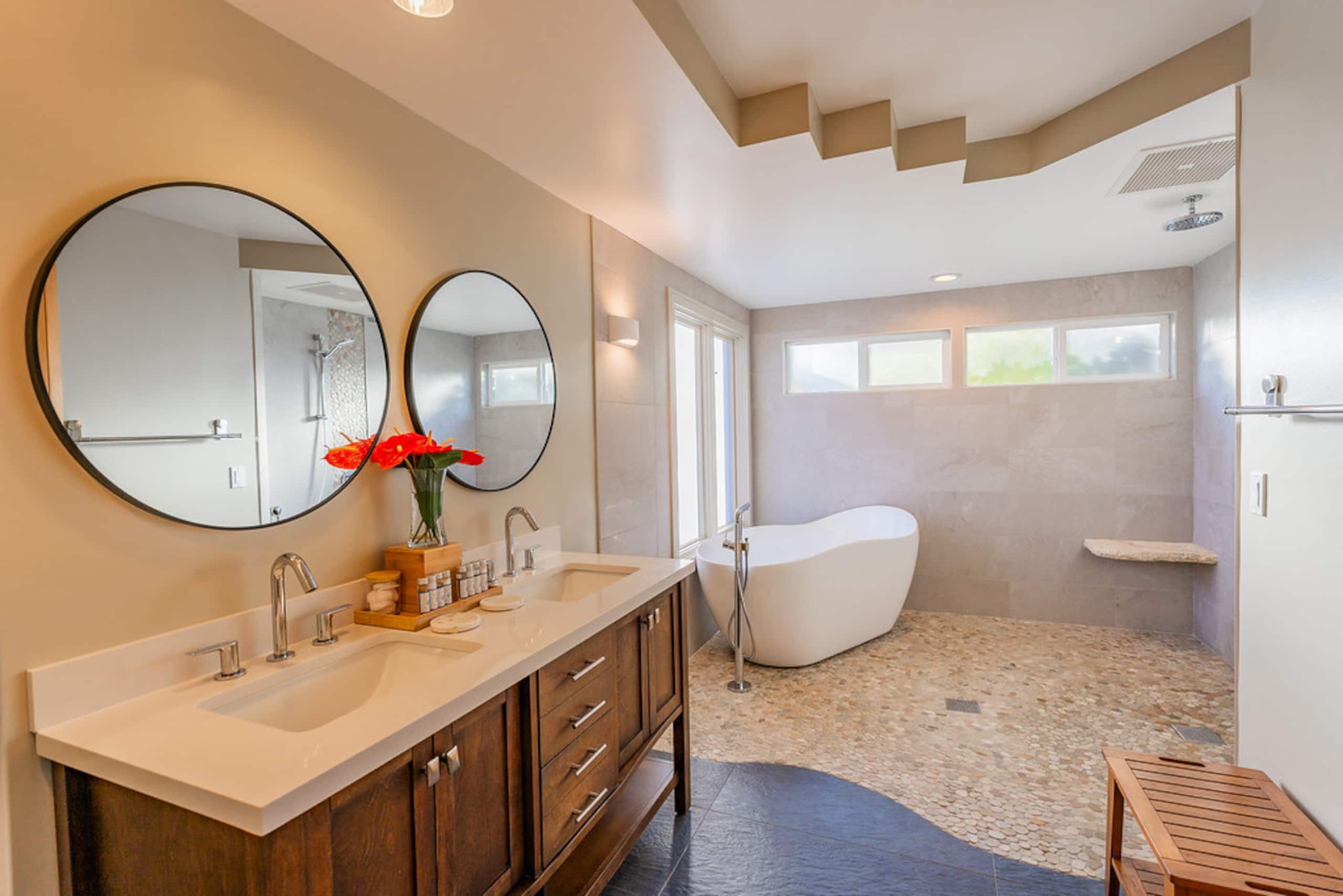 Home in Waimea · ★4.92 · 5 bedrooms · 5 beds · 6 baths - Image 16