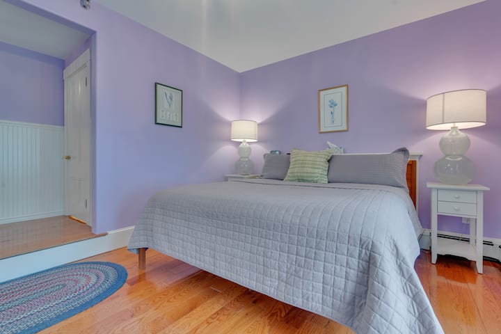 Wisteria - James Place Inn - Yarmouth, ME