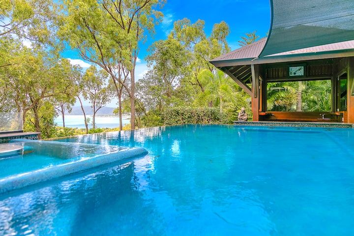 Resort Style Family Villa, Sea Views, Pool - Whitsundays