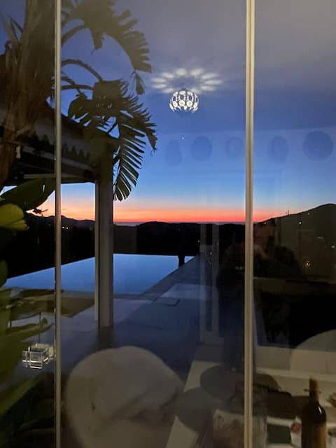 Anuncio de Airbnb popular: Heated Jet Spa +Double infinity pool, 2ThinkersINN en Cómpeta