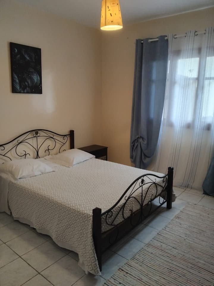 საძინებელი 1