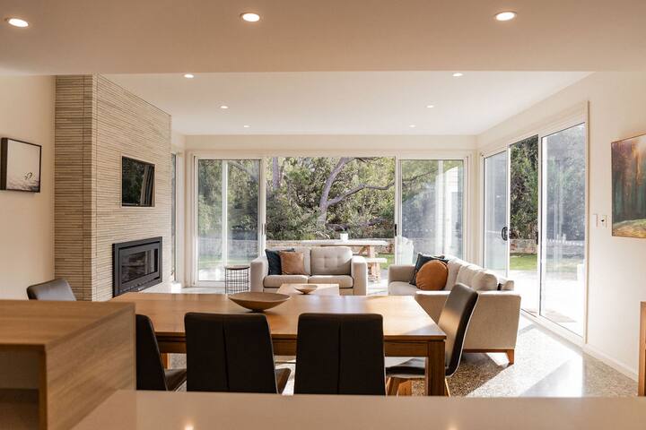 Baileys Beach House gallery image 4