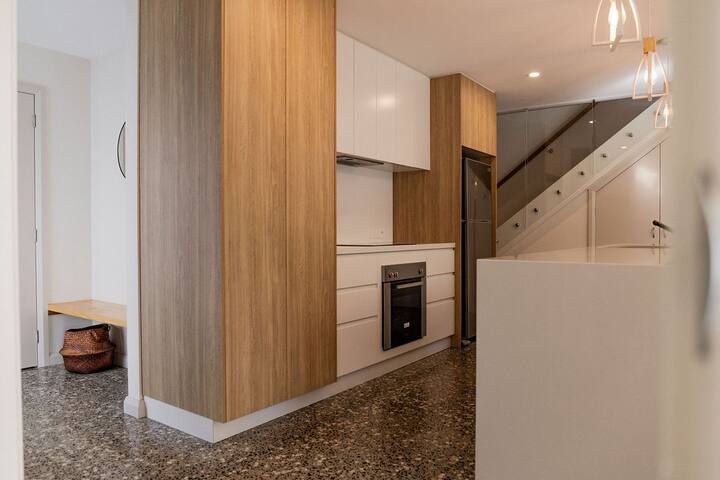 Baileys Beach House gallery image 2