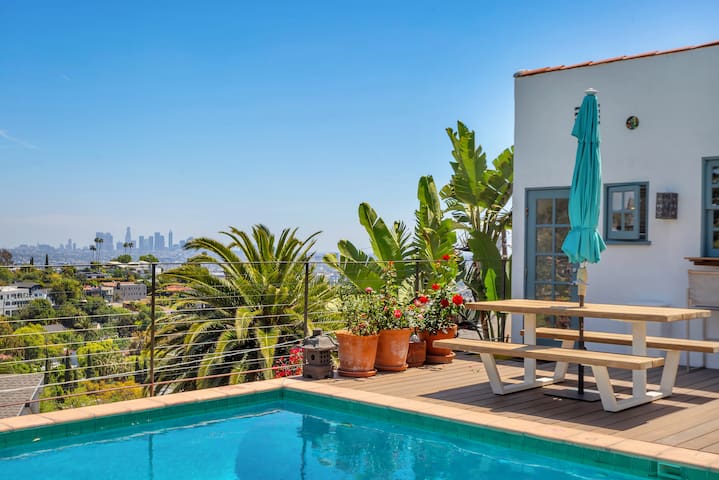 Pool, Privacy, Amazing Views & Office. 2 BR House.