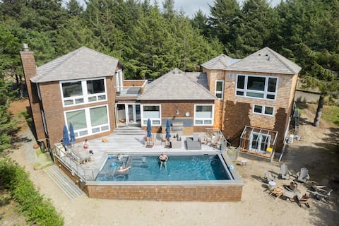 Spectacular Oceanfront Home + Pool & Spa