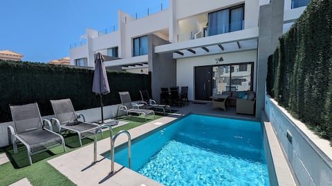 Villa with Heated Salty Pool Villamartin/La Zenia