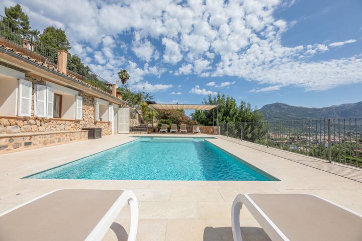 Beautiful house with pool in quiet location gallery image 3