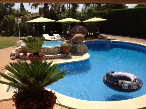 La Villa du Golf on prestigious Peralada Golf Course