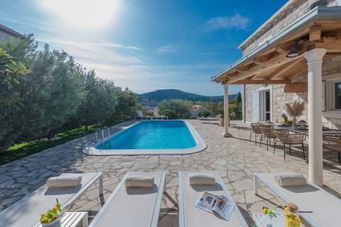 Villa Luna - Exclusive Privacy & Great  Location