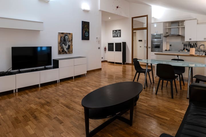 Elegant apartment in Trevi Fountain