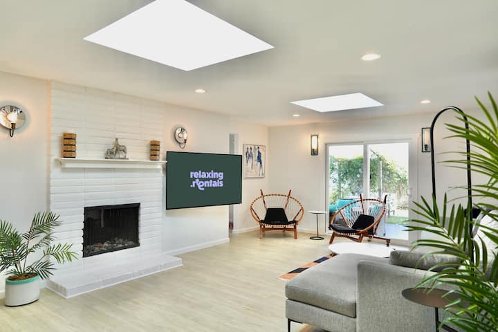 Modern Beach Residence W Backyard Pond & Hot Tub - Carlsbad, CA