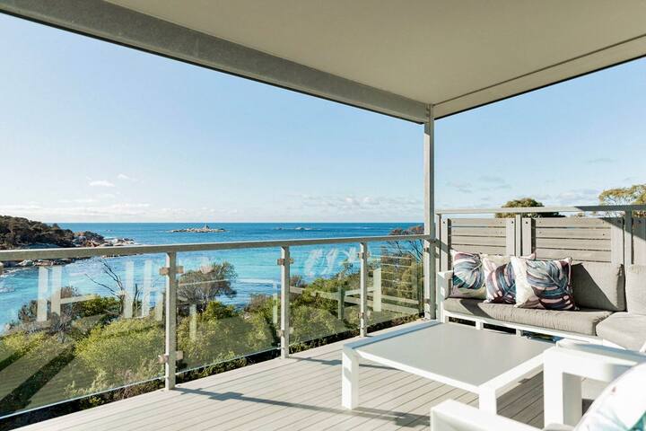 The Cove Bay of Fires