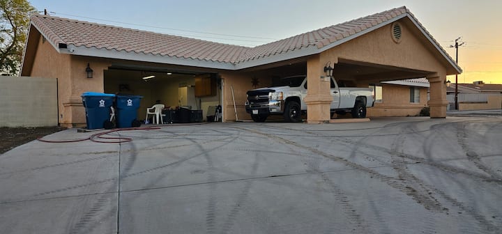 Beautiful 3 Bedroom , 2 Bath Home With A Pool - Lake Havasu City, AZ