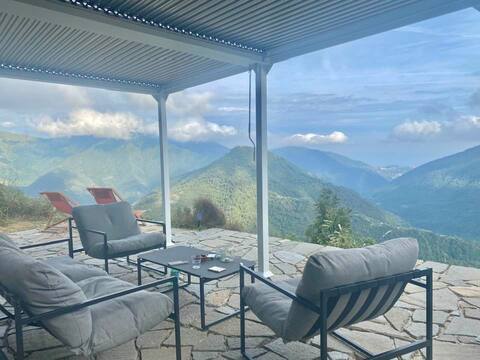 Casa Monte - stone house in a secluded location with sea views