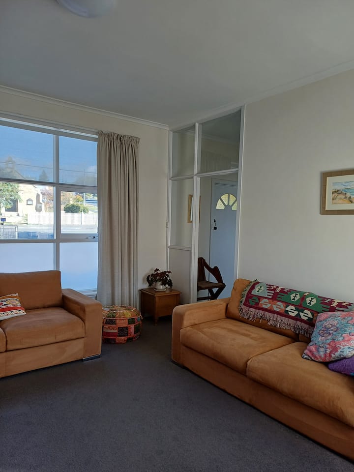 Bellerive Bluff Unit In A Quiet Central Location - Hobart