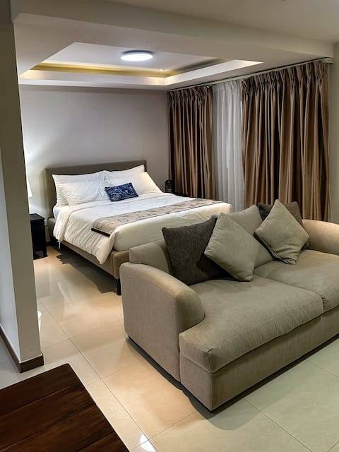 Newly Renovated - As New! Grand Studio Unit