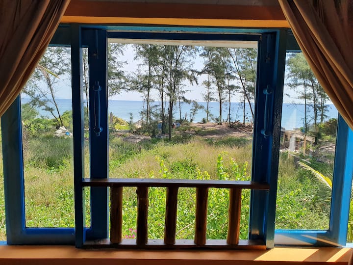Beach Front Cottage - Sea View/breakfast/king Bed - Hội An