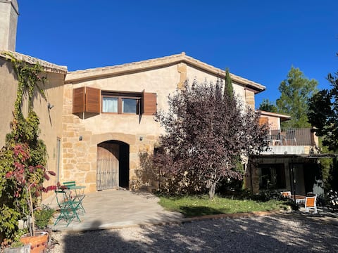 Maset del Riu with terrace