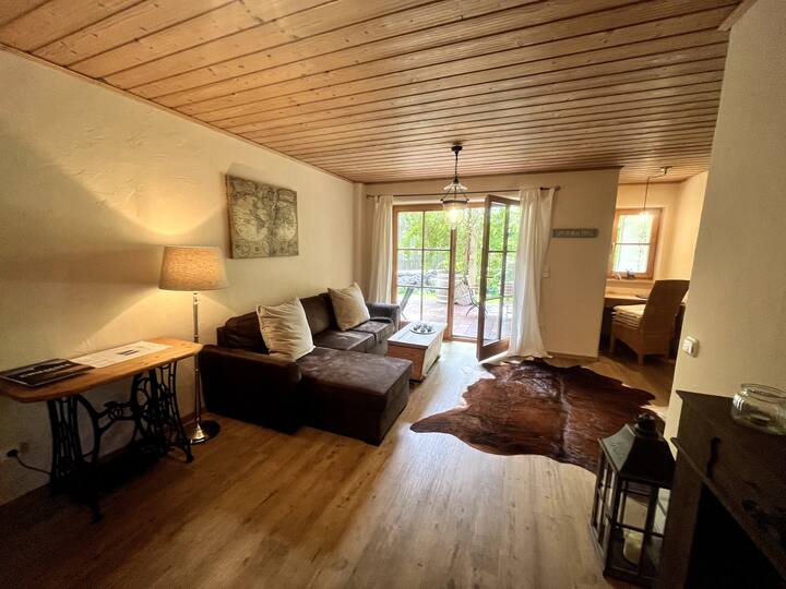 Amplia sala de estar con terraza