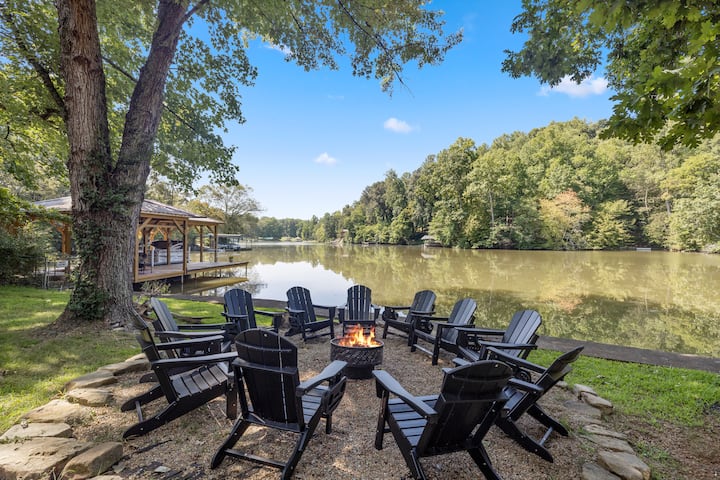 Lakefront w/Dock & Fire Pit Near UT, TYS & Knox !