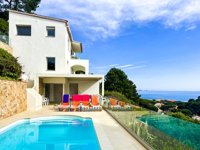 VILLA CON VISTAS A MAR A 500 mts DE LA PLAYA-WIFI-