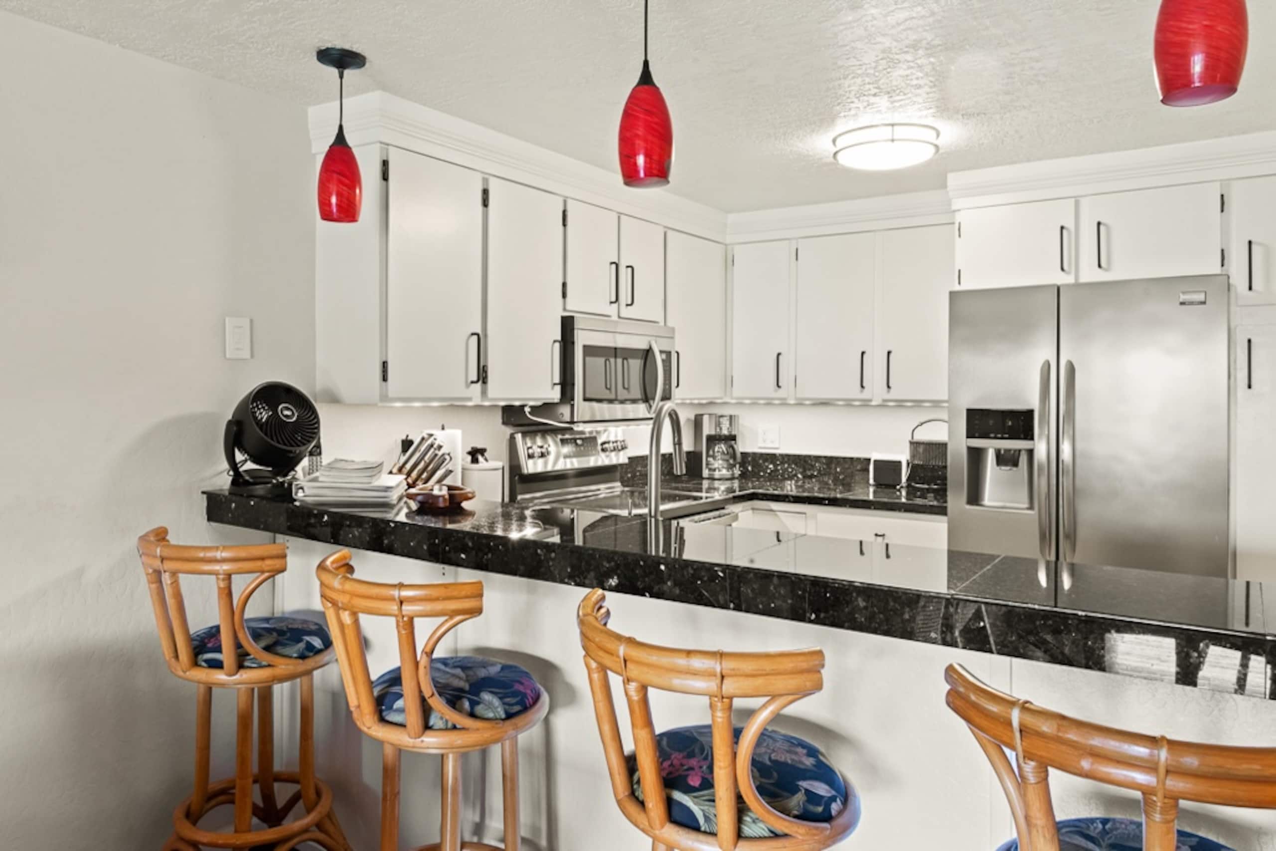King size bed, heated pools & spas, ocean views - Photo 8