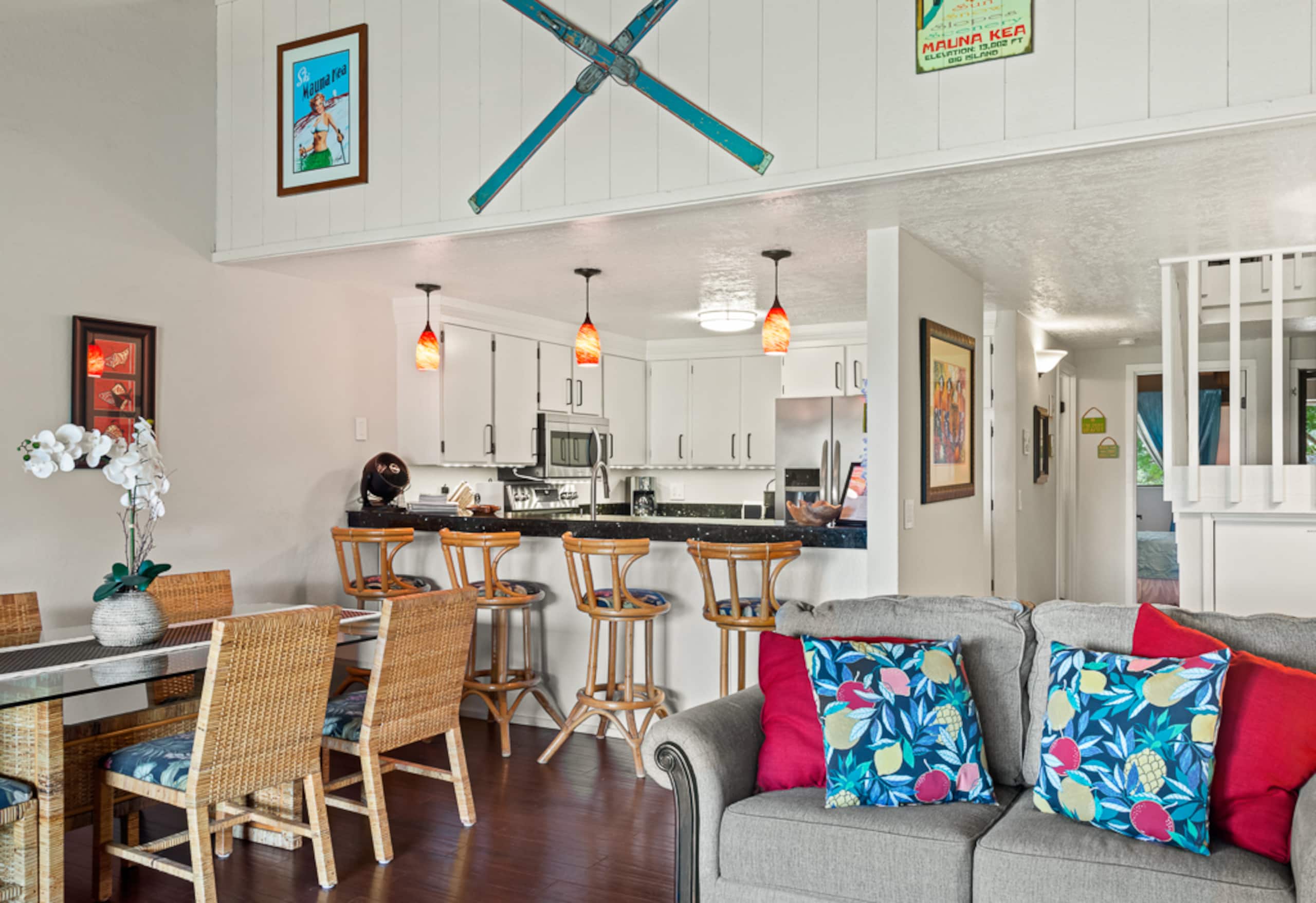 King size bed, heated pools & spas, ocean views - Photo 10
