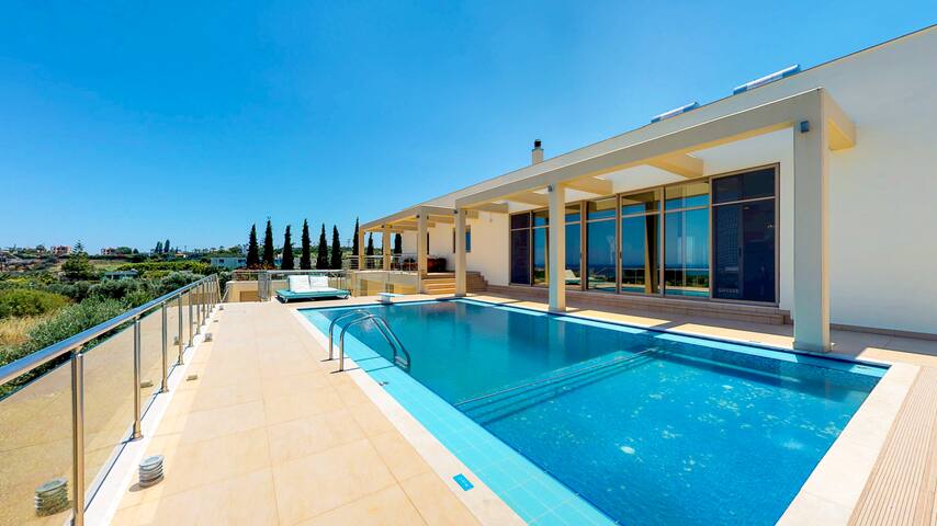 2′ to Beach / Luxurious Getaway with Heated Pool gallery image 3