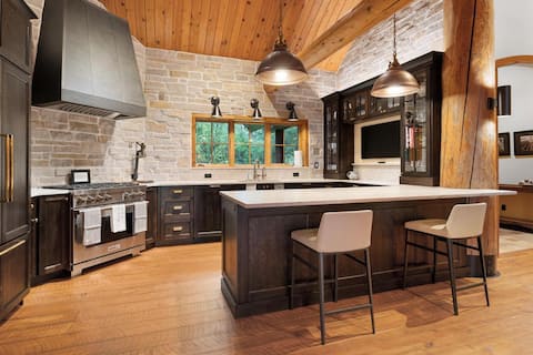 Luxury Lake Michigan Retreat - Unmatched Sunsets