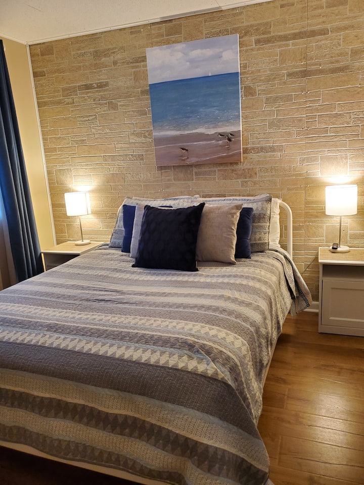 Schlafzimmer - Queensize-Bett 