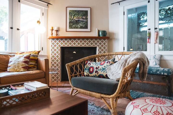 Lush Venice Beach Oasis Home -just steps to beach gallery image 2