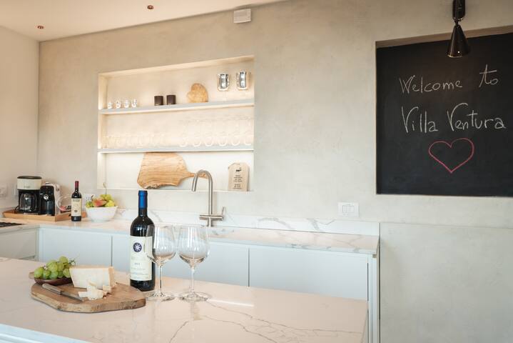 Gorgeous Villa with Postcard Views in Historical Florence gallery image 3