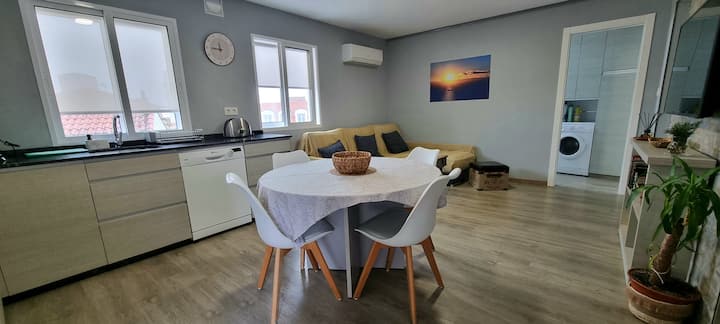 ÁTico "Marisé 4": A/c, Céntrico, Moderno, Terraza - Villanueva de Arosa