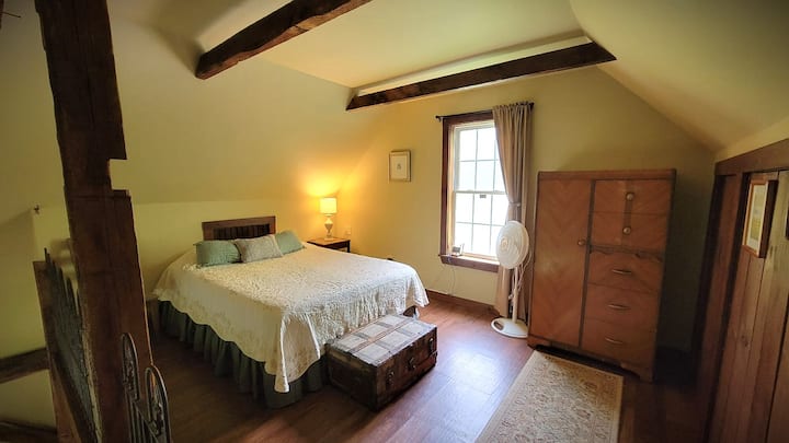 第二间卧室开放式/阁楼卧室