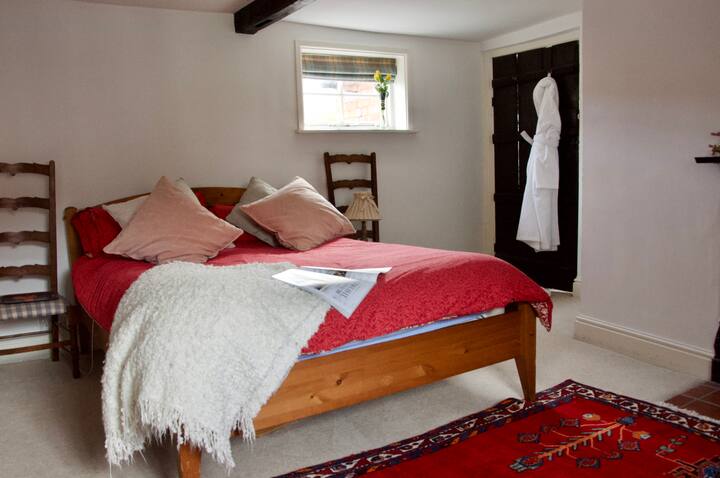 Chambre principale avec salle de bain
