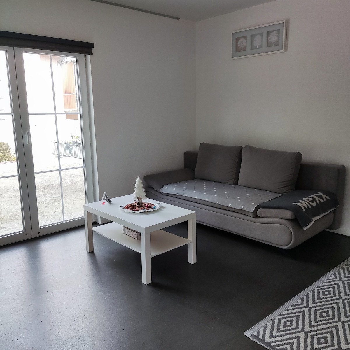 Разтегателен диван
с разтегателен диван 