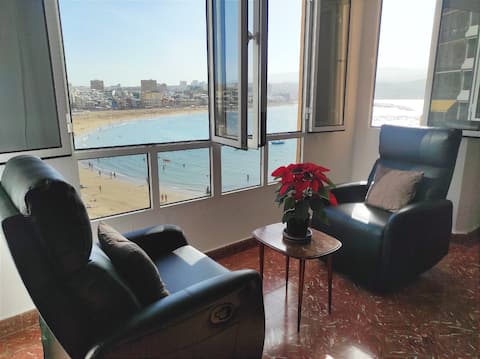 Popular Airbnb listing: First line apartment Playa Canteras in Las Palmas De Gran Canaria